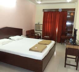 Semi Deluxe Room